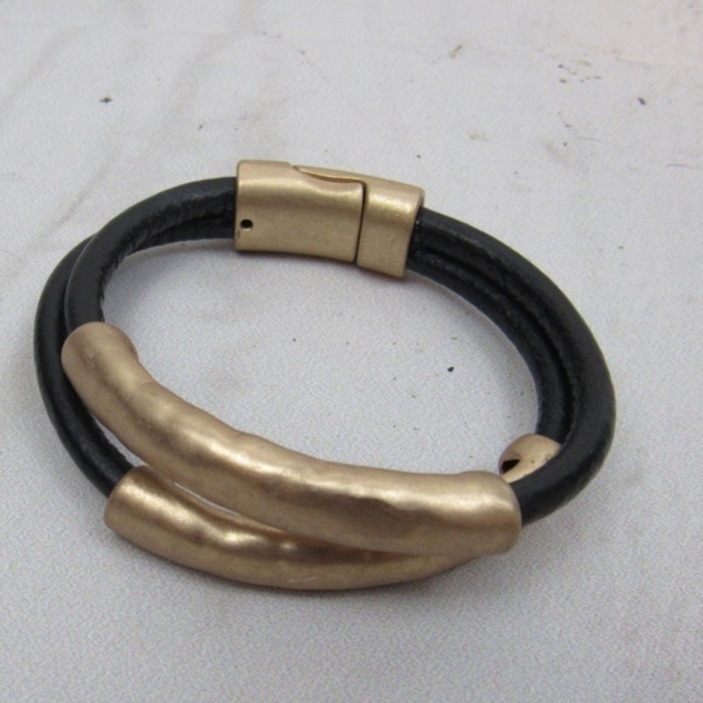 Rose gold and leather bracelet